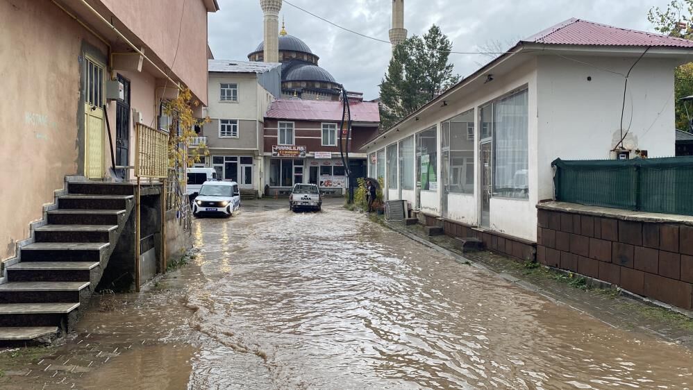 Kanîreş De Varan Kuçeyî Bîy Sey Gol