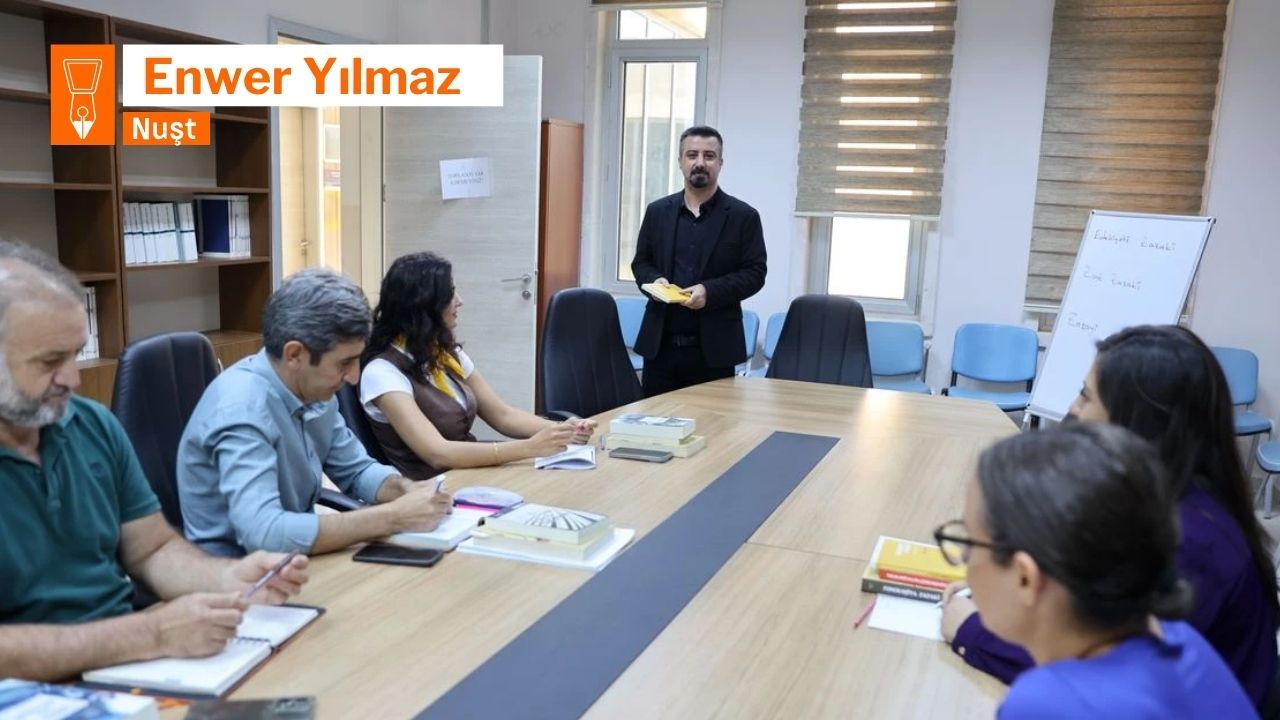 Ma profesorbîyayîşê Îlyas Akmanî ra çi fam bike?